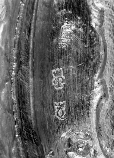 Détail des poinçons de maître et de charge et de la lettre date © Région Bourgogne-Franche-Comté, Inventaire du patrimoine