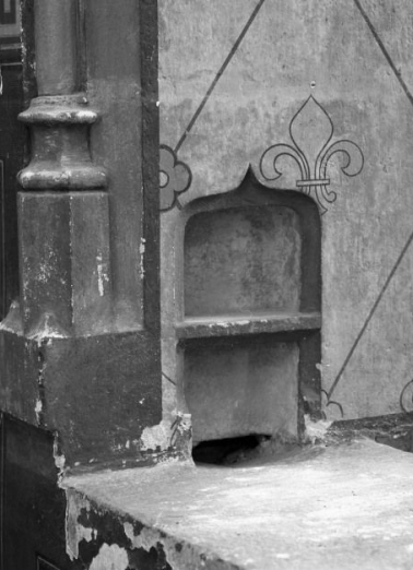 Chapelle latérale : lavabo © Région Bourgogne-Franche-Comté, Inventaire du patrimoine