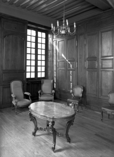 Aile gauche, étage, salle de repos, vue prise de l'entrée © Région Bourgogne-Franche-Comté, Inventaire du patrimoine