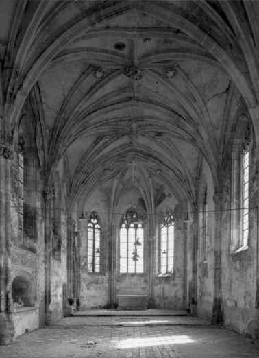 Chapelle de l'ancien château : nef et choeur, vue prise de l'entrée. © Région Bourgogne-Franche-Comté, Inventaire du patrimoine