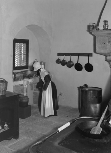 Cuisine : vue partielle (évier : reconstitution récente). © Région Bourgogne-Franche-Comté, Inventaire du patrimoine