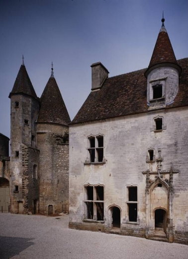  château fort © Région Bourgogne-Franche-Comté, Inventaire du patrimoine