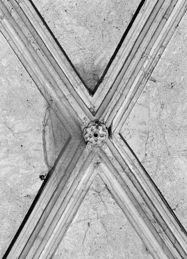 Collatéral droit, 3e travée : clef de voûte. © Région Bourgogne-Franche-Comté, Inventaire du patrimoine