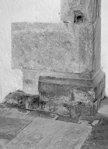 Arcade du choeur : base du support droit © Région Bourgogne-Franche-Comté, Inventaire du patrimoine