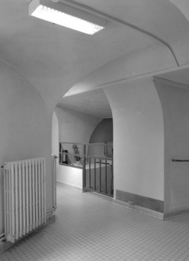 Sous-sol : couloir et cuisine actuelle. © Région Bourgogne-Franche-Comté, Inventaire du patrimoine