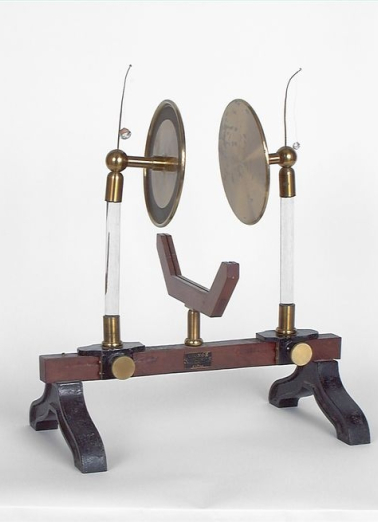  instrument de démonstration en électrostatique © Région Bourgogne-Franche-Comté, Inventaire du patrimoine