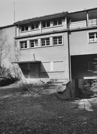 Bâtiment entre le corps central et l'aile ouest. © Région Bourgogne-Franche-Comté, Inventaire du patrimoine