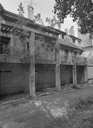 Bâtiment central, façade sud. © Région Bourgogne-Franche-Comté, Inventaire du patrimoine