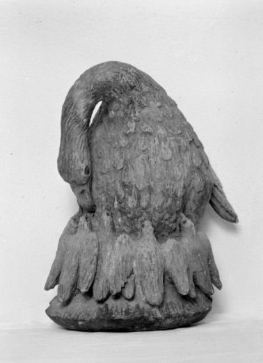 Relief d'applique : Pélican mystique. © Région Bourgogne-Franche-Comté, Inventaire du patrimoine