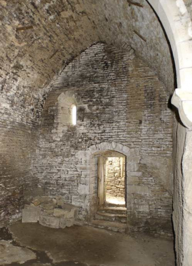 Salle voûtée, mur sud, 2002. © Région Bourgogne-Franche-Comté, Inventaire du patrimoine