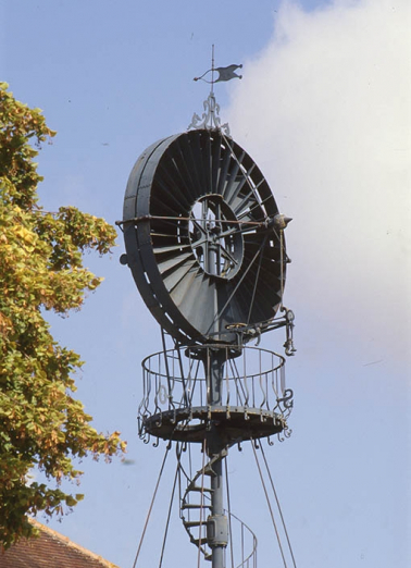 Détail de la partie supérieure. © Région Bourgogne-Franche-Comté, Inventaire du patrimoine