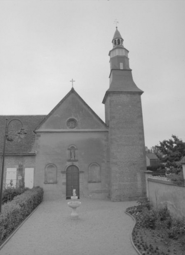 Vue d'ensemble de la façade antérieure du bâtiment. © Région Bourgogne-Franche-Comté, Inventaire du patrimoine