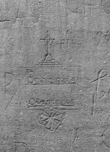 Graffitis sur l'aile militaire du bâtiment principal. © Région Bourgogne-Franche-Comté, Inventaire du patrimoine