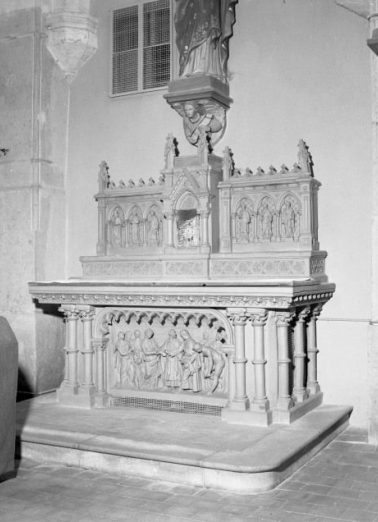 Autel droit. © Région Bourgogne-Franche-Comté, Inventaire du patrimoine