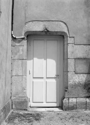 Choeur, porte latérale droite. © Région Bourgogne-Franche-Comté, Inventaire du patrimoine
