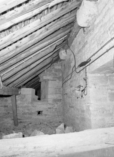 Mur gauche du clocher et mur postérieur de la chapelle gauche, vue prise du comble. © Région Bourgogne-Franche-Comté, Inventaire du patrimoine