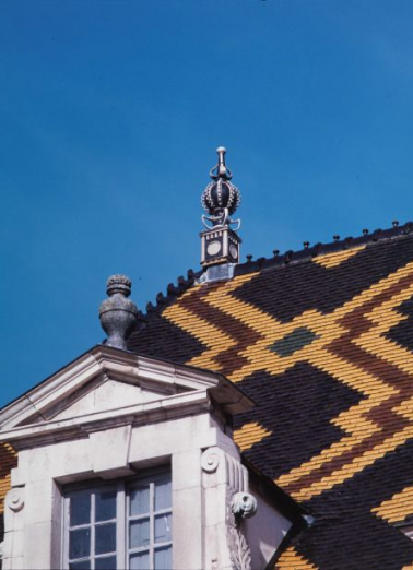 Salle Saint-Louis : détail, couverture et lucarne. © Région Bourgogne-Franche-Comté, Inventaire du patrimoine
