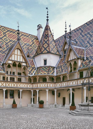 Angle des deux ailes sur cour. © Région Bourgogne-Franche-Comté, Inventaire du patrimoine