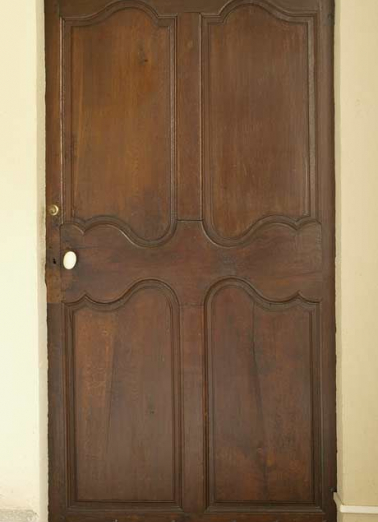 Porte de l'apothicairerie dans le vestibule. © Région Bourgogne-Franche-Comté, Inventaire du patrimoine