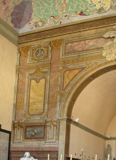 Chapelle, décors anciens et modernes, partie gauche. © Région Bourgogne-Franche-Comté, Inventaire du patrimoine