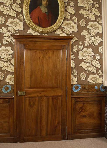 Salle du conseil d'administration, détail d'une porte d'entrée © Région Bourgogne-Franche-Comté, Inventaire du patrimoine