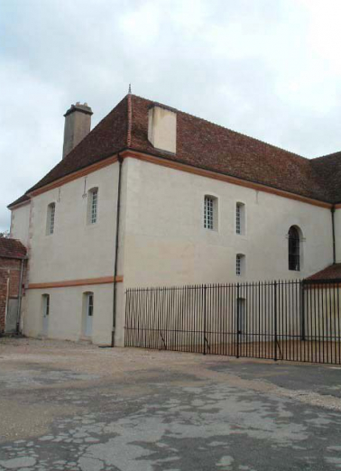 Vue partielle de la façade postérieure de l'ancien hôtel-Dieu, aile Est, après restauration F. Didier ACMH, © Région Bourgogne-Franche-Comté, Inventaire du patrimoine