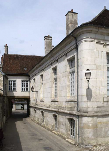 Aile en retour du bâtiment dit "des salles bourgeoises". © Région Bourgogne-Franche-Comté, Inventaire du patrimoine