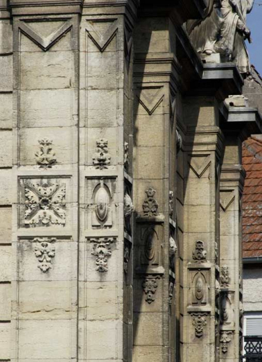 Mur de croupe de l'aile droite, détail. © Région Bourgogne-Franche-Comté, Inventaire du patrimoine