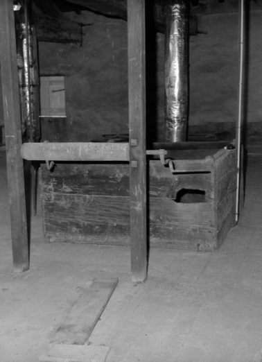 Vue d'ensemble, de la machinerie pour le linge, se trouvant dans les combles. © Région Bourgogne-Franche-Comté, Inventaire du patrimoine