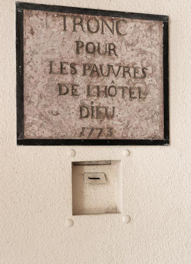 Vestibule, détail du tronc des pauvres. © Région Bourgogne-Franche-Comté, Inventaire du patrimoine