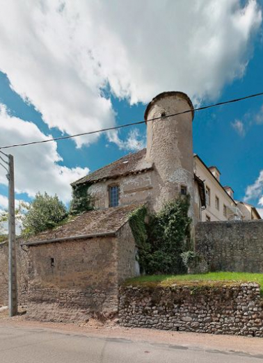 Construction ancienne incluant la tour de Poilbourg. © Région Bourgogne-Franche-Comté, Inventaire du patrimoine