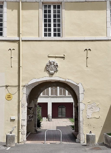 Aile du 17e siècle : passage couvert. © Région Bourgogne-Franche-Comté, Inventaire du patrimoine