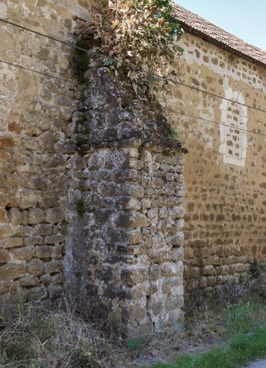 Chapelle : contrefort central du mur de long-pan sur rue. © Région Bourgogne-Franche-Comté, Inventaire du patrimoine
