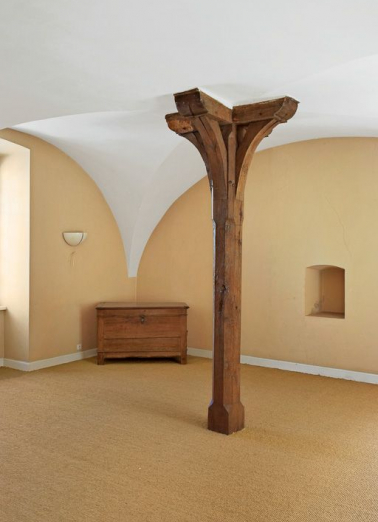 Salle du corps de bâtiment en retour sur l'aile ouest du côté de la cour de service. © Région Bourgogne-Franche-Comté, Inventaire du patrimoine