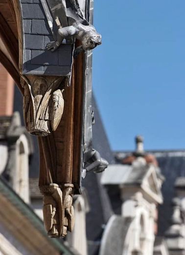 Auvent de la porte d'entrée, détail. © Région Bourgogne-Franche-Comté, Inventaire du patrimoine