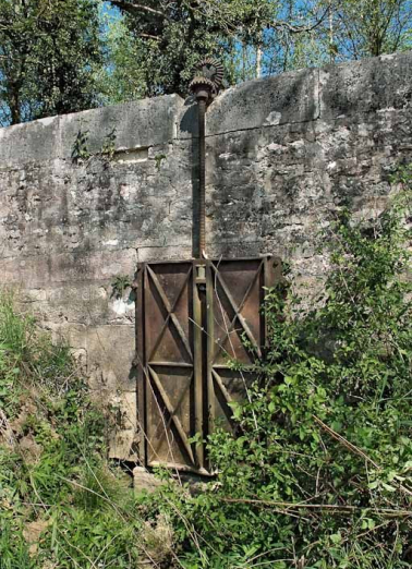 Vanne de l'aqueduc. © Région Bourgogne-Franche-Comté, Inventaire du patrimoine