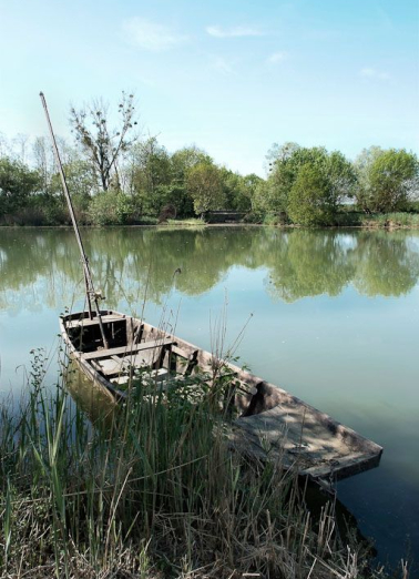 Une barque sur la Seille. © Région Bourgogne-Franche-Comté, Inventaire du patrimoine