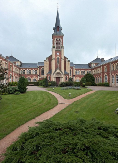Façade de la chapelle. © Région Bourgogne-Franche-Comté, Inventaire du patrimoine Façade de la chapelle. © Région Bourgogne-Franche-Comté, Inventaire du patrimoine