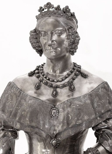 Détail : buste, de face. © Région Bourgogne-Franche-Comté, Inventaire du patrimoine