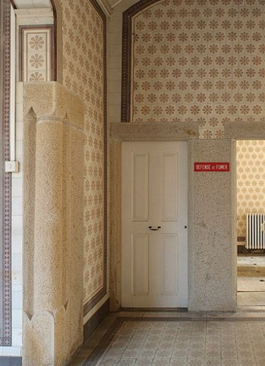 Extrémité gauche de la galerie du corps central. © Région Bourgogne-Franche-Comté, Inventaire du patrimoine Extrémité gauche de la galerie du corps central. © Région Bourgogne-Franche-Comté, Inventaire du patrimoine