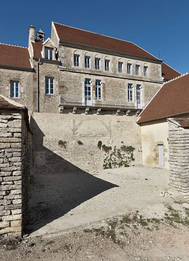 Façade postérieure du corps de bâtiment principal. © Région Bourgogne-Franche-Comté, Inventaire du patrimoine