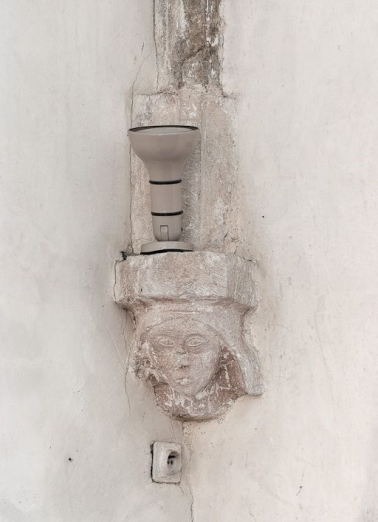 Culot antérieur droit de la première travée de la nef. © Région Bourgogne-Franche-Comté, Inventaire du patrimoine