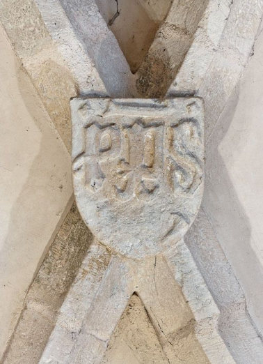 Clef de voûte de la première travée du bas-côté droit. © Région Bourgogne-Franche-Comté, Inventaire du patrimoine