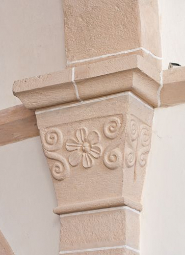 Chapiteau du grand pilastre droit de la nef. © Région Bourgogne-Franche-Comté, Inventaire du patrimoine