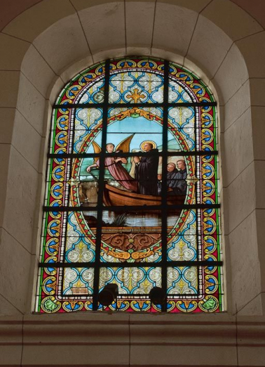Vitrail : Saint Bertin dans une barque. © Région Bourgogne-Franche-Comté, Inventaire du patrimoine