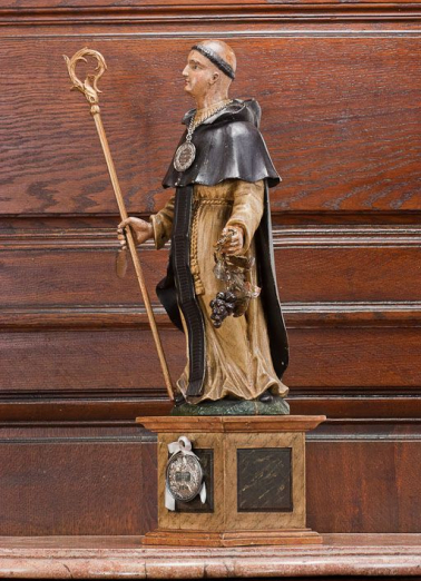 Vue de trois-quarts gauche avec médaille. © Région Bourgogne-Franche-Comté, Inventaire du patrimoine