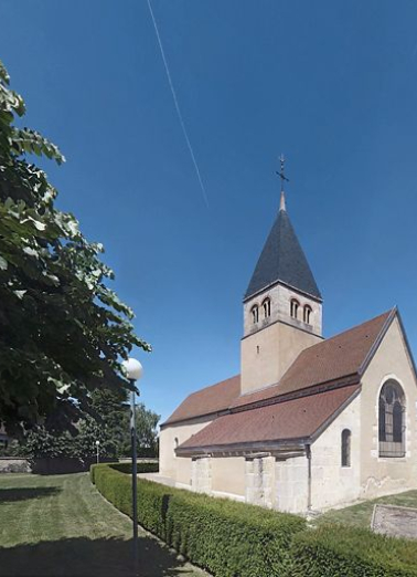 Eglise Saint-Pierre : vue de 3/4 arrière. © Région Bourgogne-Franche-Comté, Inventaire du patrimoine