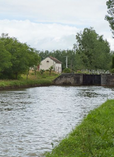 Site d'écluse vu depuis l'aval. © Région Bourgogne-Franche-Comté, Inventaire du patrimoine
