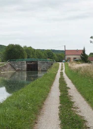 Vue du pont depuis l'aval. © Région Bourgogne-Franche-Comté, Inventaire du patrimoine