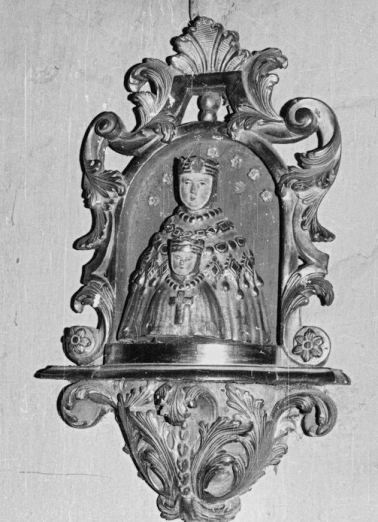 Photographie ancienne avec la statuette. © Région Bourgogne-Franche-Comté, Inventaire du patrimoine Photographie ancienne avec la statuette. © Région Bourgogne-Franche-Comté, Inventaire du patrimoine